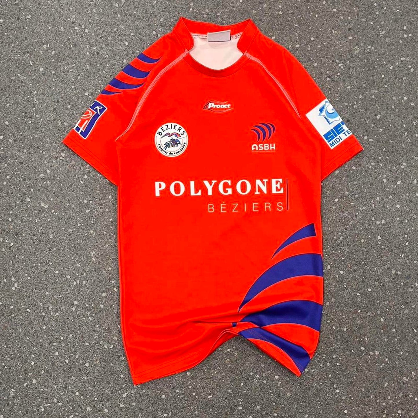 ASBH BEZIERS porté Proact home rugby jersey