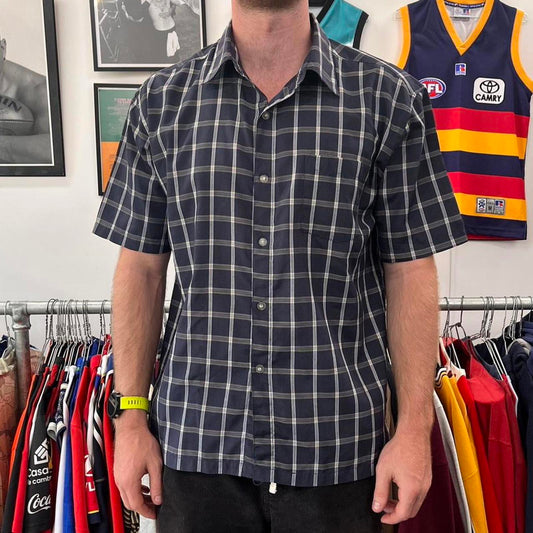 contemporary short sleeved button up shirt
