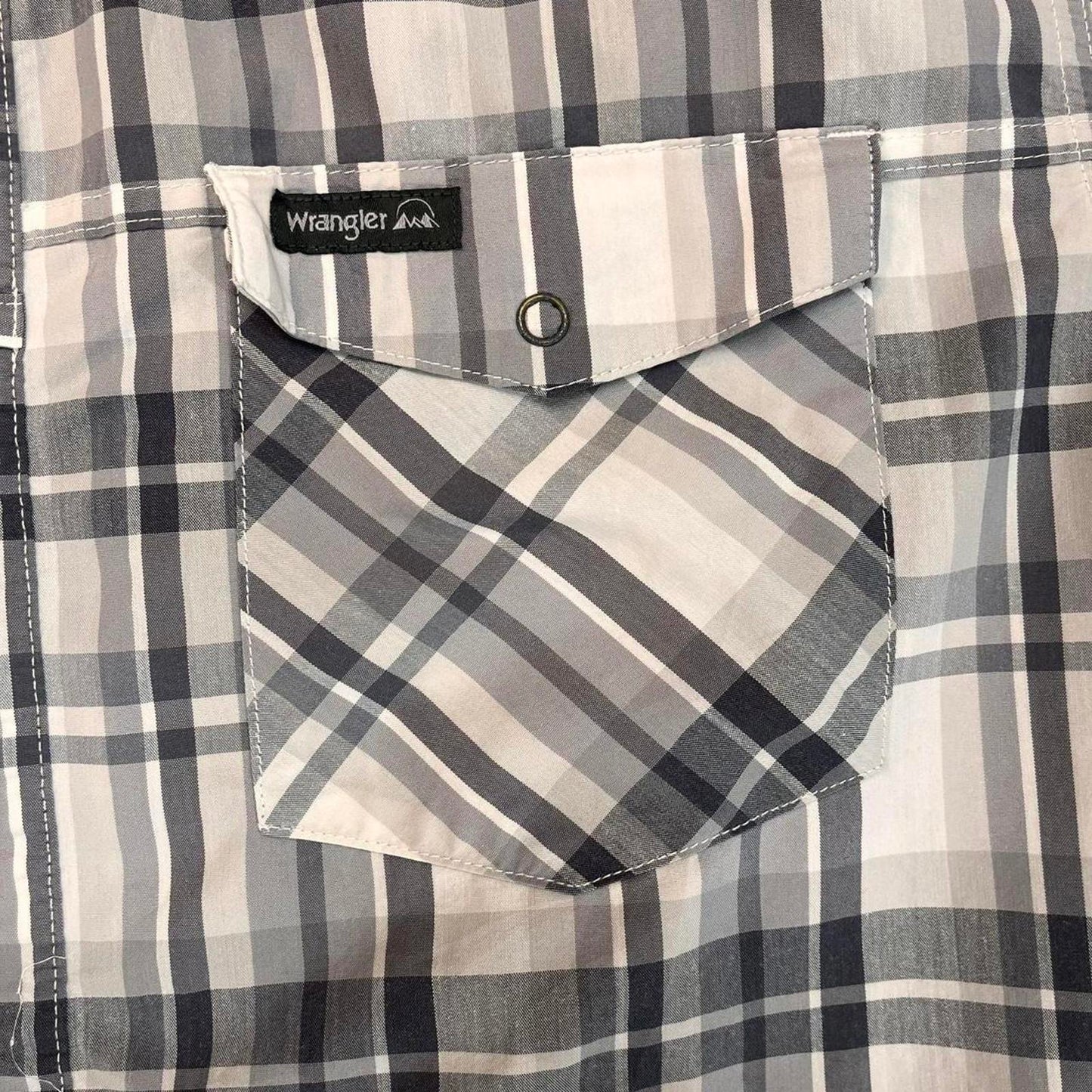 wrangler short sleeved button up shirt