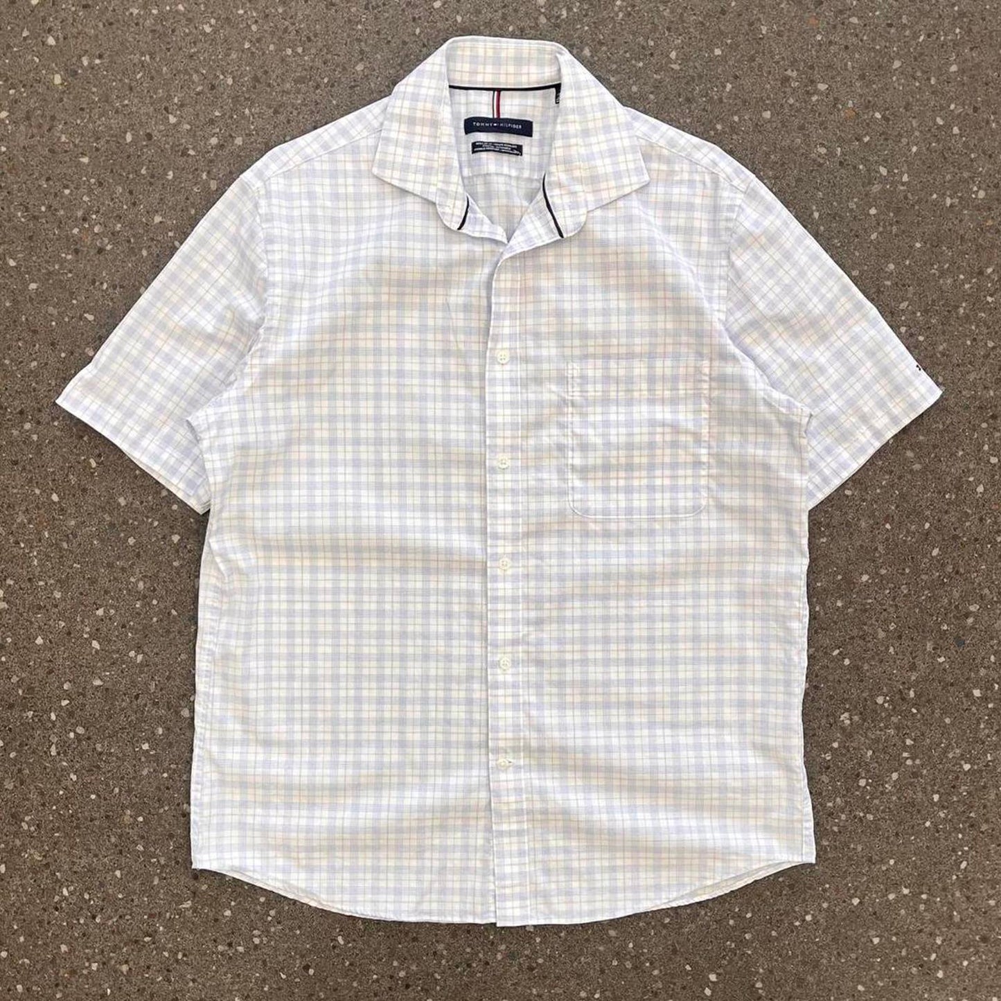 tommy hilfiger short sleeved button up shirt