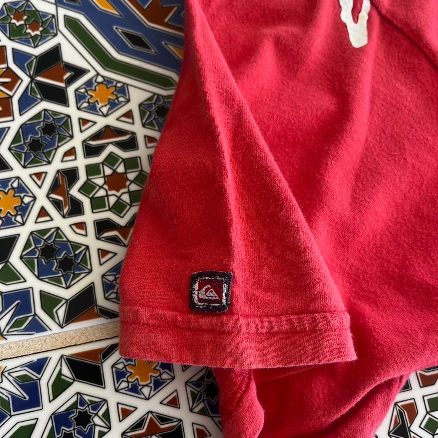 2000s Quiksilver tee