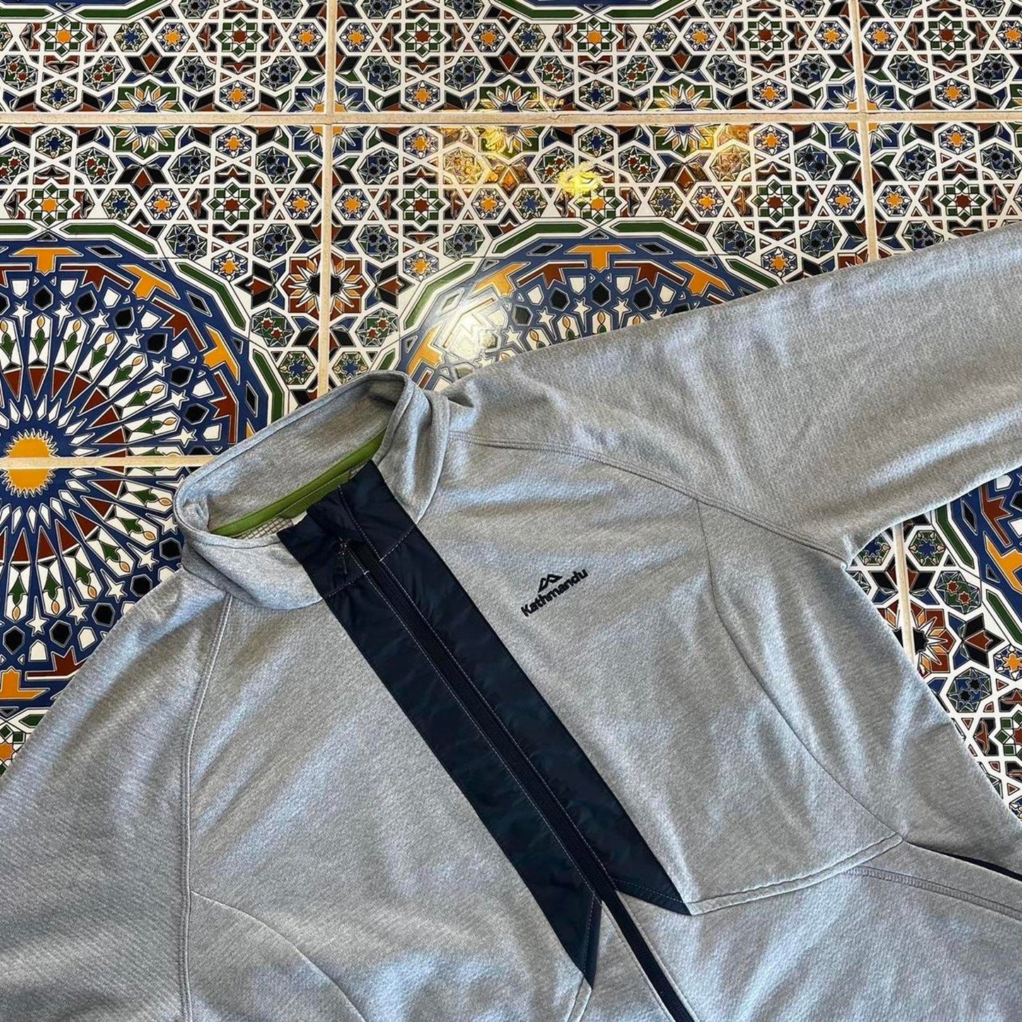 women's Kathmandu zip up jacket