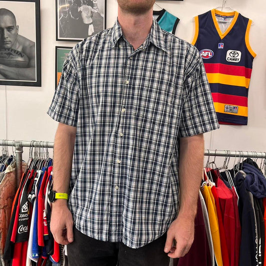 wrangler short sleeved button up shirt