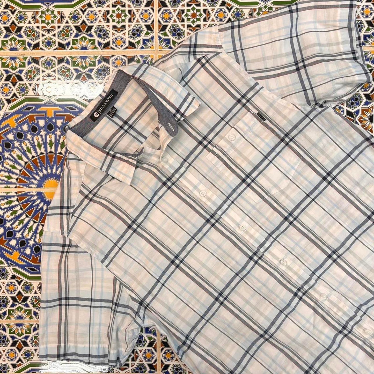 billabong short sleeved button up shirt
