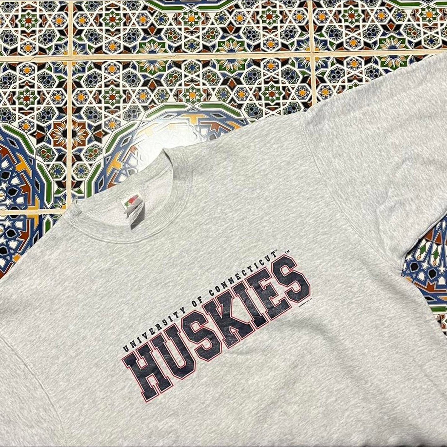 1997 powers University of Connecticut huskies crewneck sweatshirt