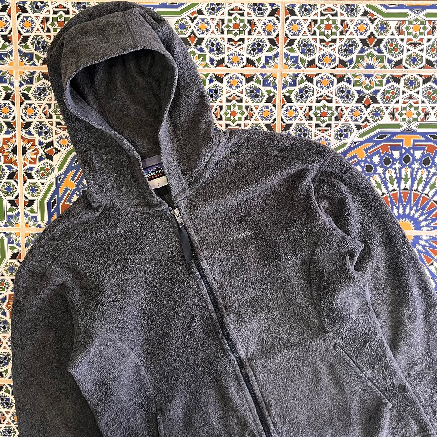 L women’s Patagonia fleece hoodie