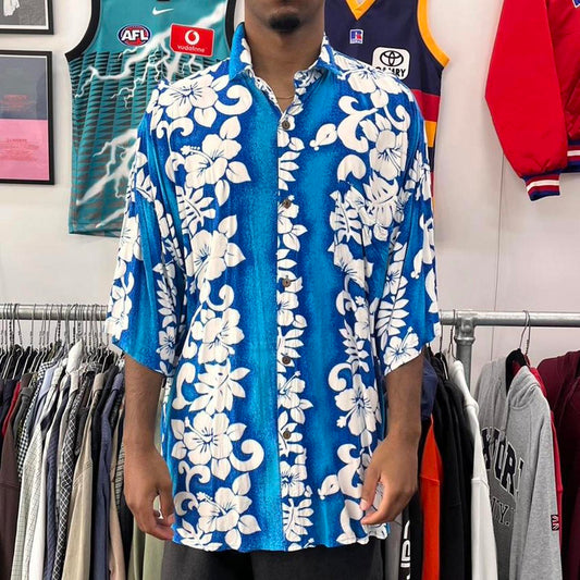 hawaiian short sleeved button up shirt