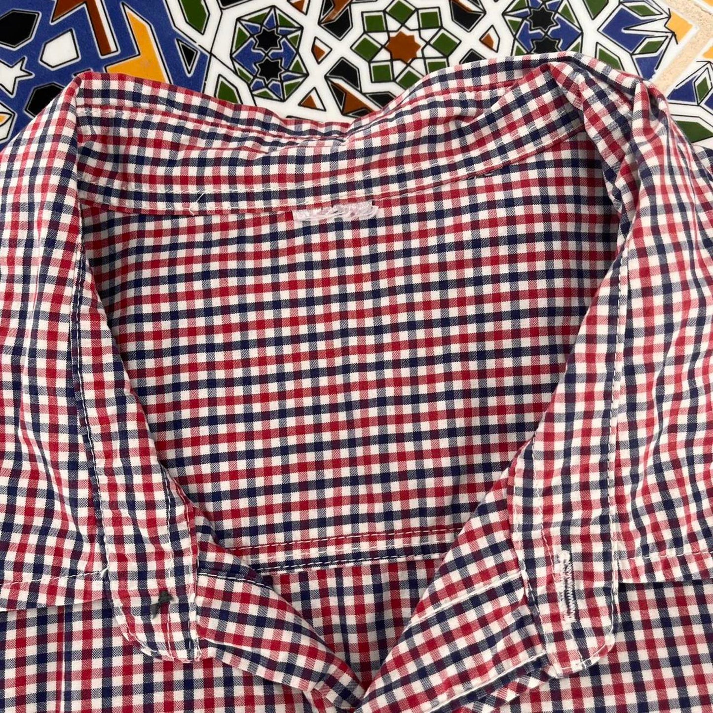non branded short sleeved button up shirt