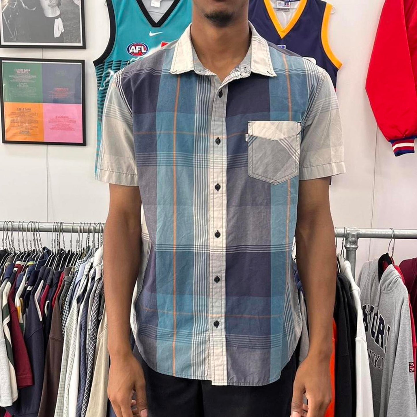 levis short sleeved button up shirt
