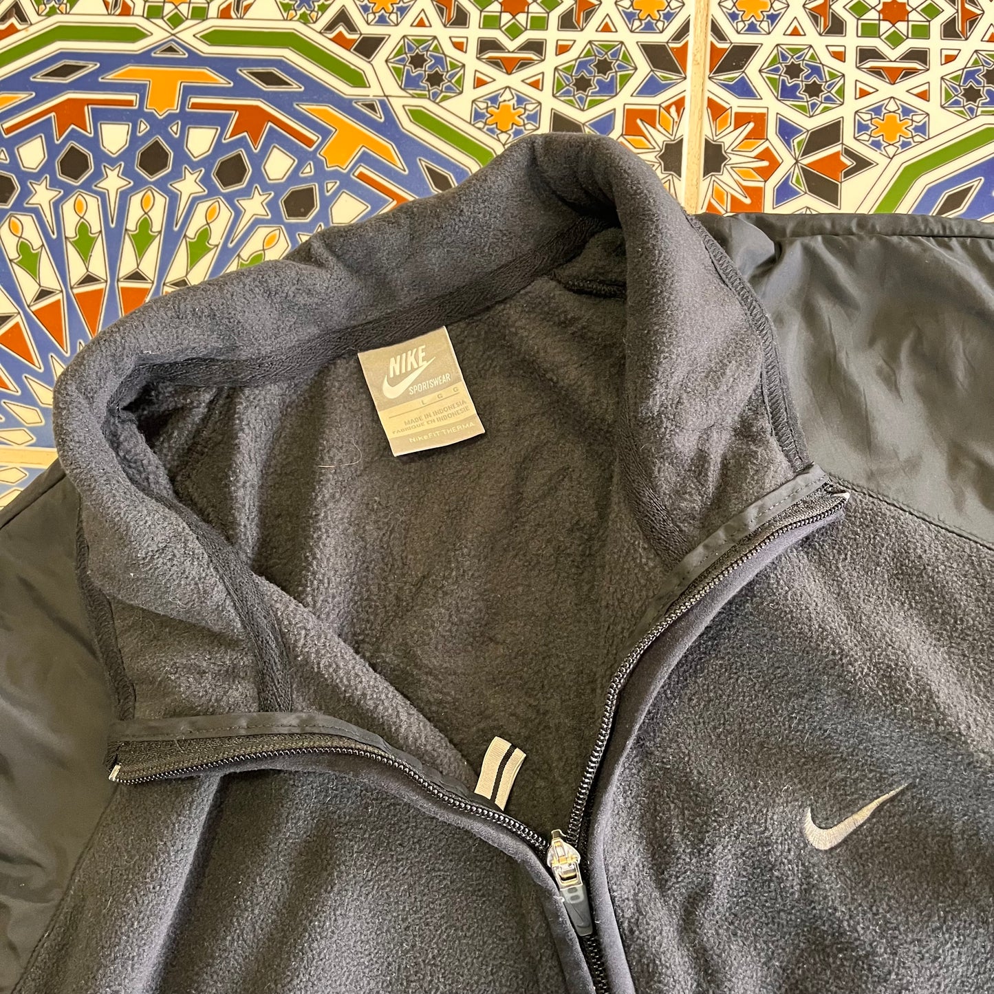 L Nike fleece jacket