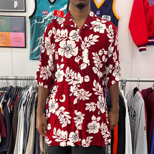 Hawaiian short sleeved button up shirt