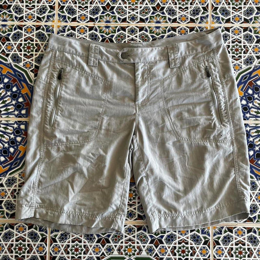 Women’s Columbia titanium Omni-shade shorts