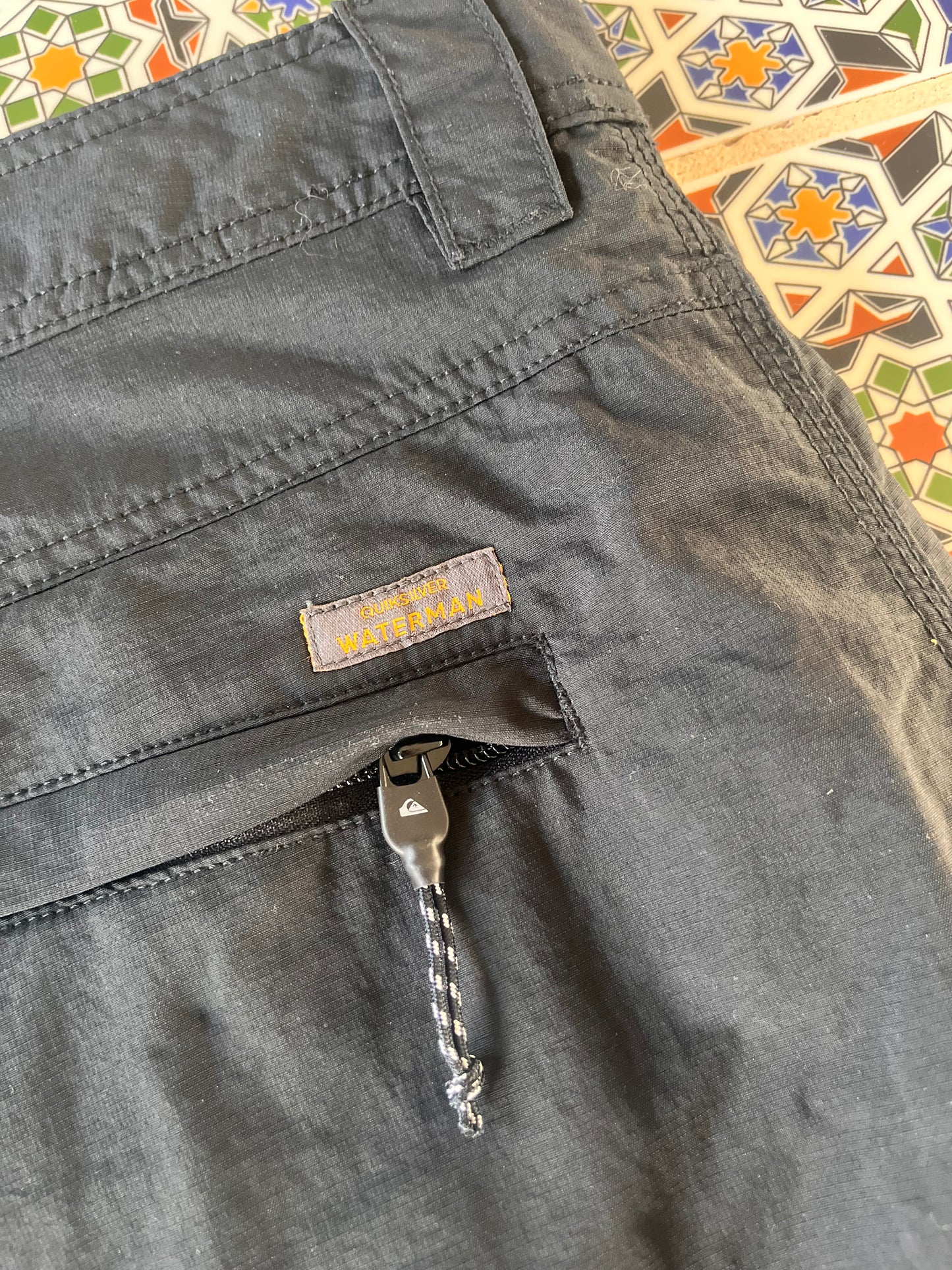 40” Quiksilver zip off hiking pants