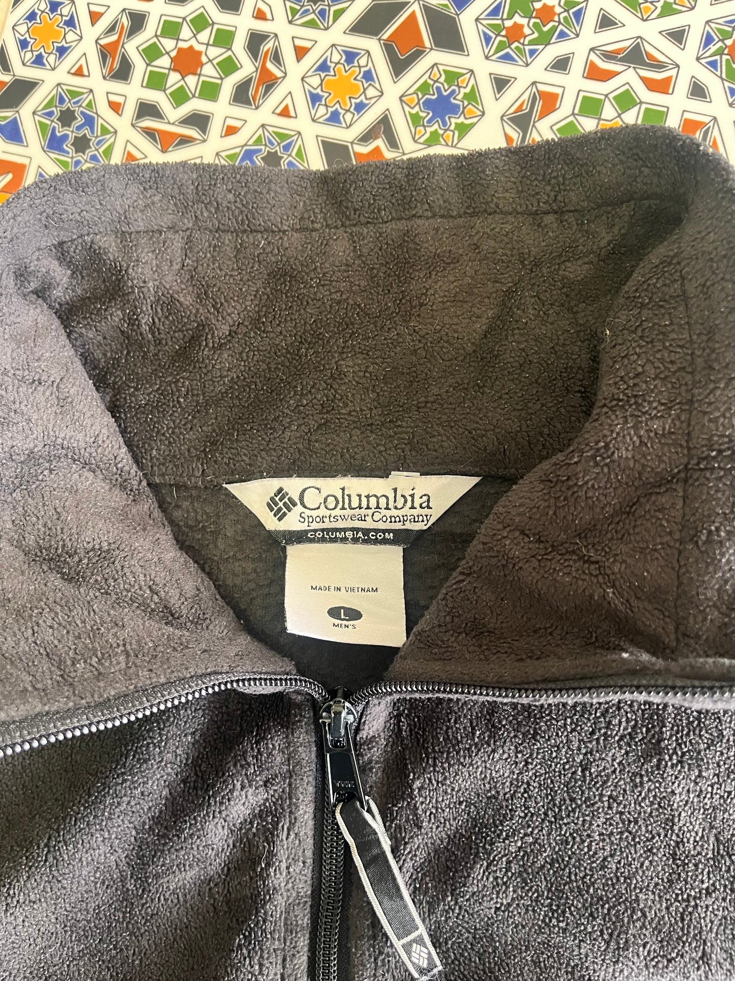 L Columbia fleece jacket