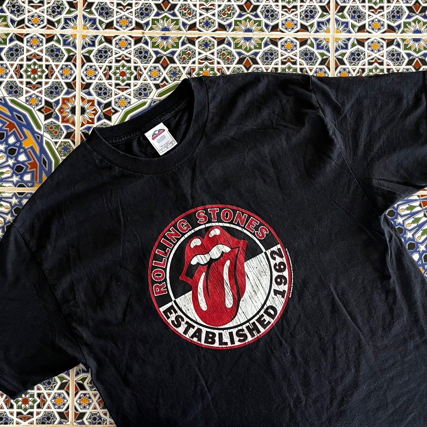 L 04 Rolling Stones graphic tee