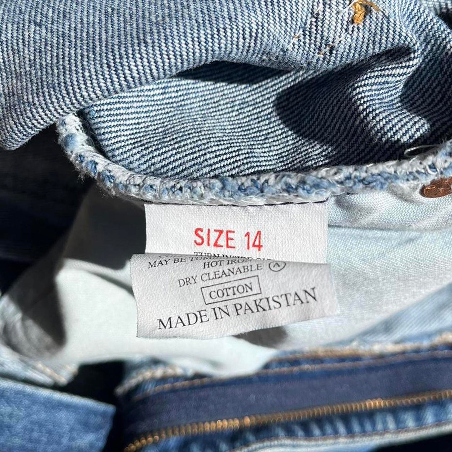 Orange tab Levi’s