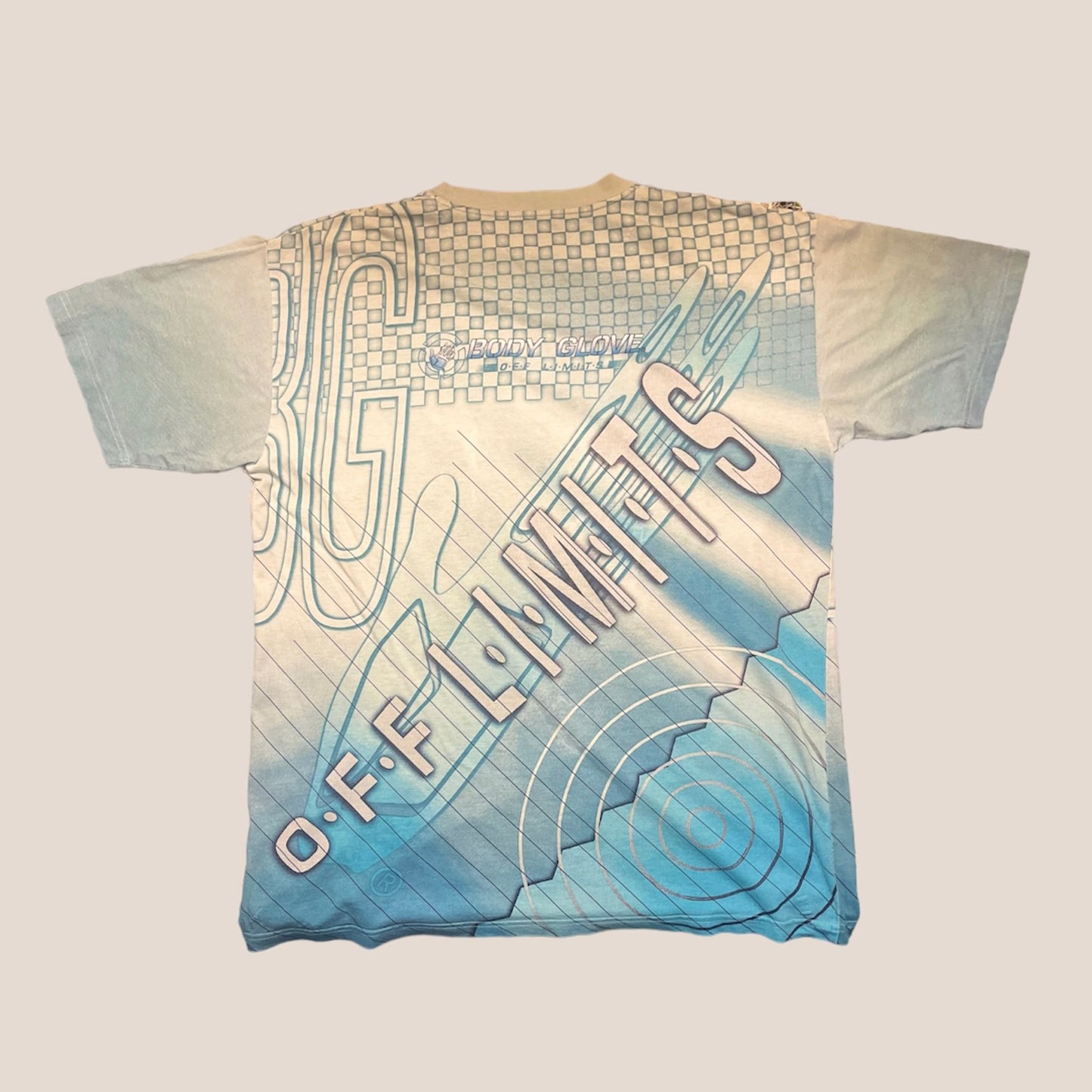 L Vintage body glove “off limits” all over print tee