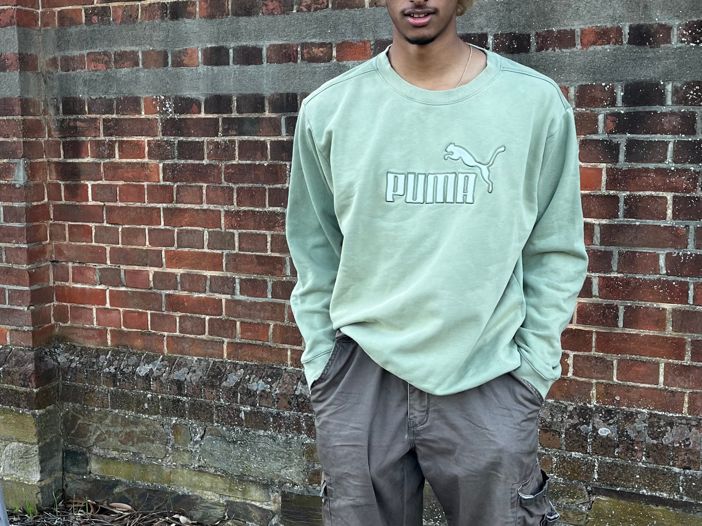 L Puma sweatshirt