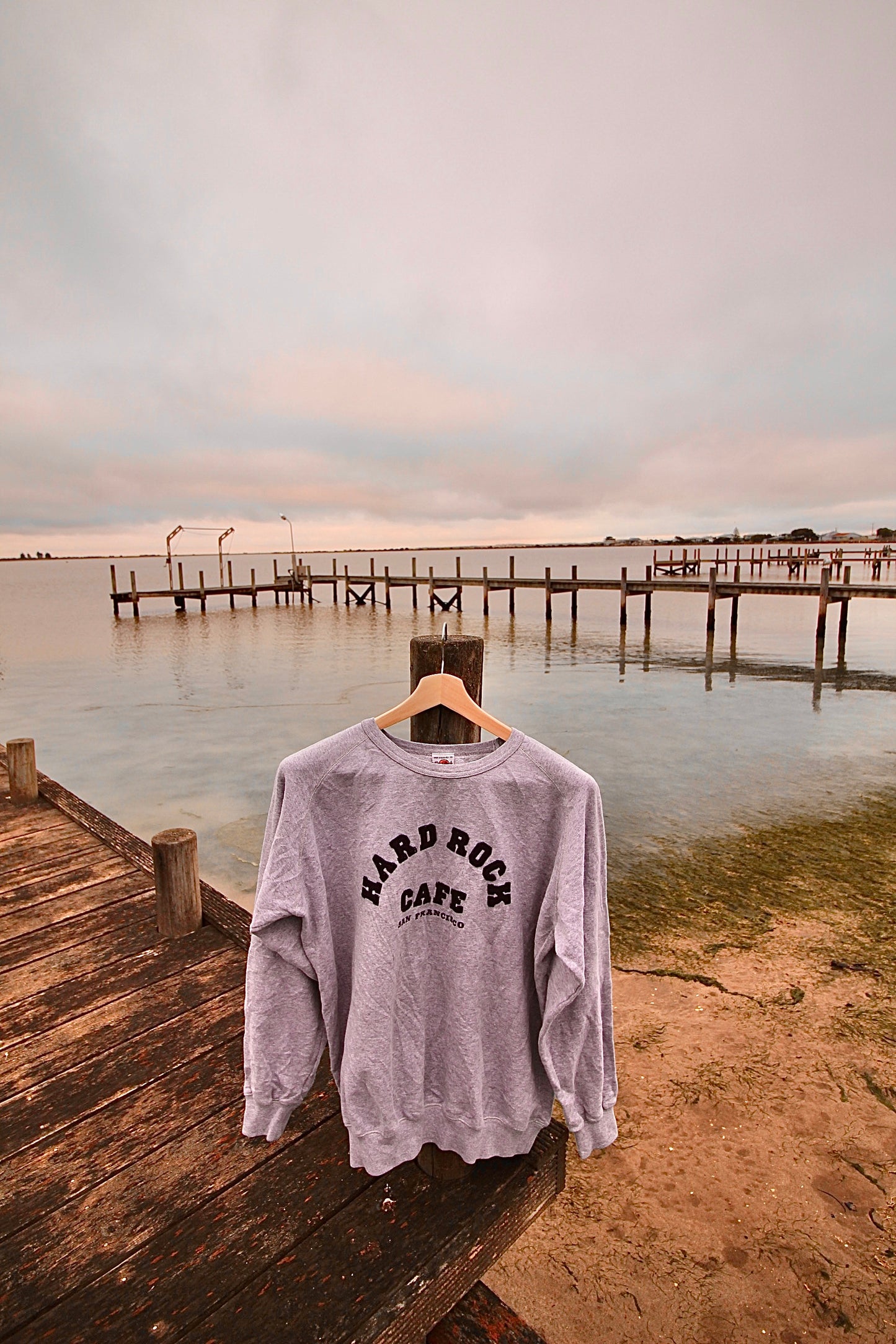 L Hard Rock Café Grey sweatshirt